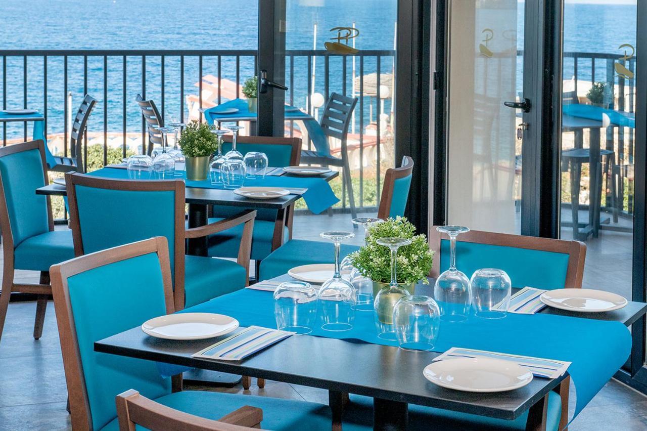 Islet Promenade Seafront Apartment With Large Corner Terrace By Getawaysmalta St. Paul's Bay Exterior foto